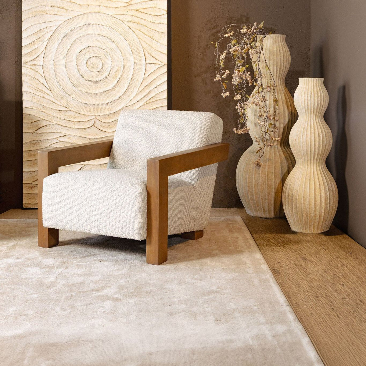 Jazel wandpaneel large van PTMD in een interieur, wit MDF met golvend patroon