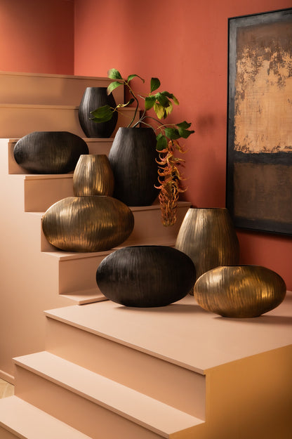 Jowad Graphite alu sheet pot ribbed low oval L - - PTMD - livinglovely.nl