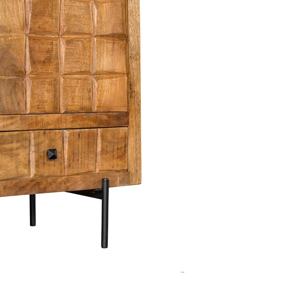 Close-up van het gelakte mangohout van het Starfurn kabinet Brandy
