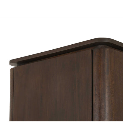 Smal kabinet Dallas van Starfurn in warm bruin mangohout voor de woonkamer