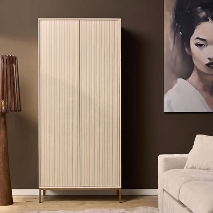 Hoog kabinet Madison van Starfurn in zandkleurig mangohout, 90 cm breed en 200 cm hoog