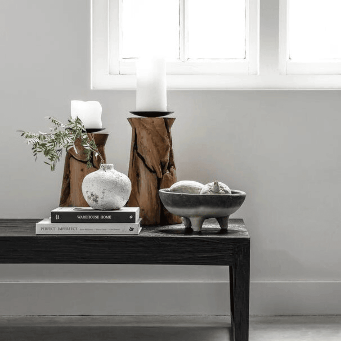 Houten kandelaar Flame Large vooraanzicht MUST Living