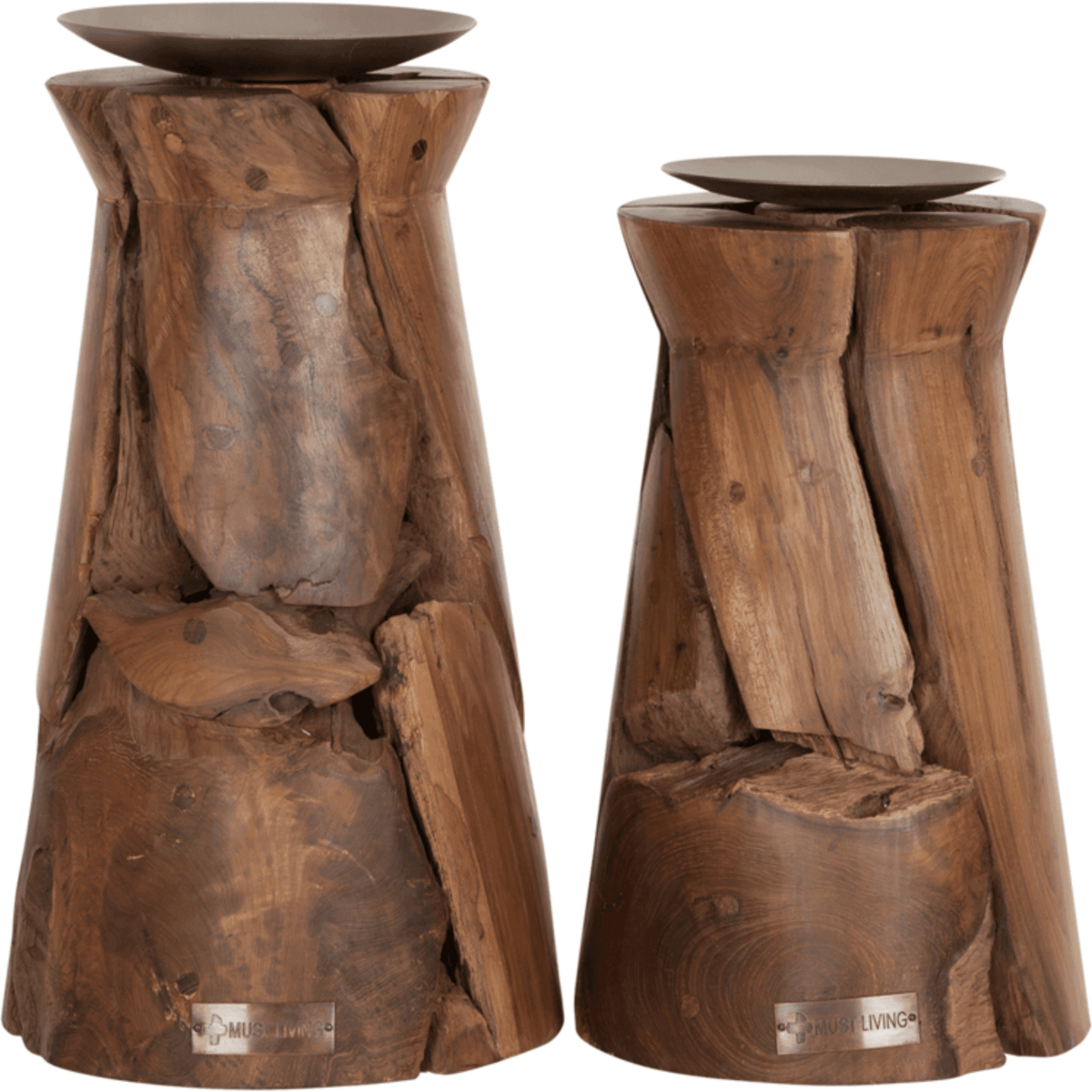 Kandelaar Flame Small van MUST Living, gedraaide kandelaar van gerecycled hout in naturel tint