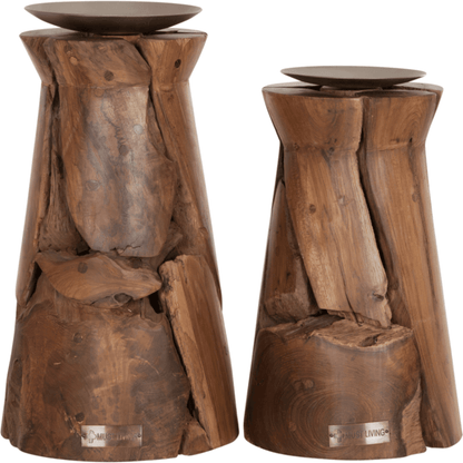 Kandelaar Flame Small van MUST Living, gedraaide kandelaar van gerecycled hout in naturel tint