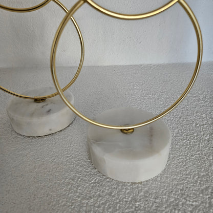 Kandelaar Ringen Goud op marmeren voet 13x9x36cm 1 + 1 Gratis - Kandelaar - Living Lovely - livinglovely.nl