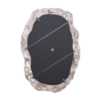 Kariss Bronze Casted Alu Mirror Rough Oval Shape van PTMD, detail van de ruwe gegoten aluminium rand