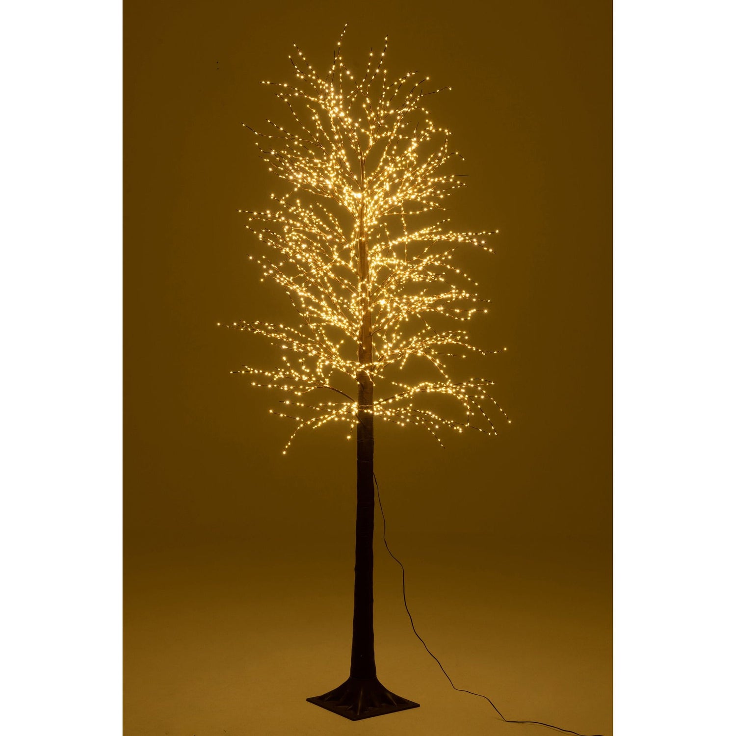 Kerstboom 3000 Led Plastiek Bruin Large H210cm van J-Line, bruine kerstboom van plastiek, detail van de takken en afwerking