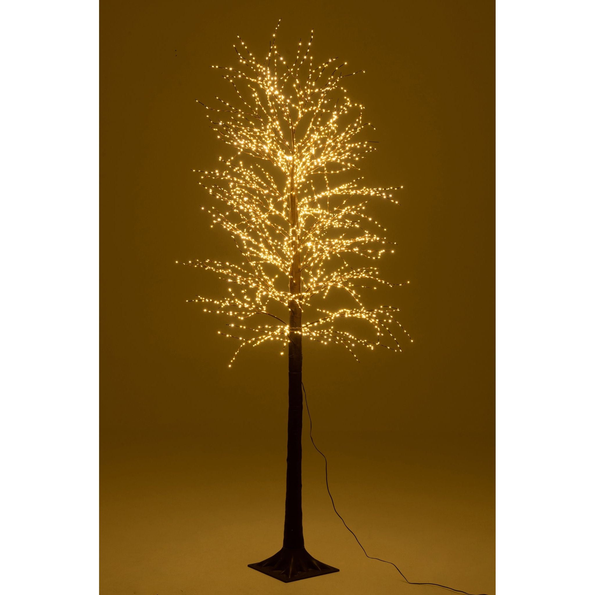 Kerstboom 3000 Led Plastiek Bruin Large H210cm van J-Line, bruine kerstboom van plastiek, detail van de takken en afwerking
