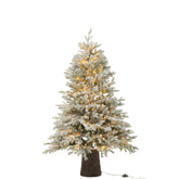 Kerstboom 600 Led Houten Basis Besneeuwd Kunstmatig Donkergroen van J-Line, detail van de takken en afwerking