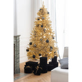 Kerstboom Kunstmatig Pvc Goudkleurig Medium H150cm van J-Line, vanuit een andere hoek gefotografeerd
