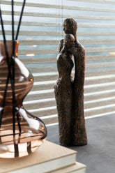 Knuffel Koppel Modern Resine Bruin/Goud - Beeld - J-Line - livinglovely.nl