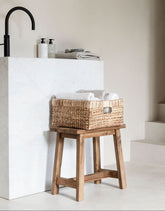 Close-up van de afwerking en de randen van Kruk Easy van MUST Living