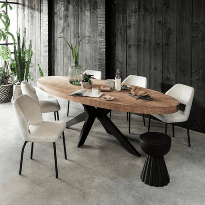 Kruk Trophy van MUST Living schuin van achteren, diepzwarte gebrande afwerking