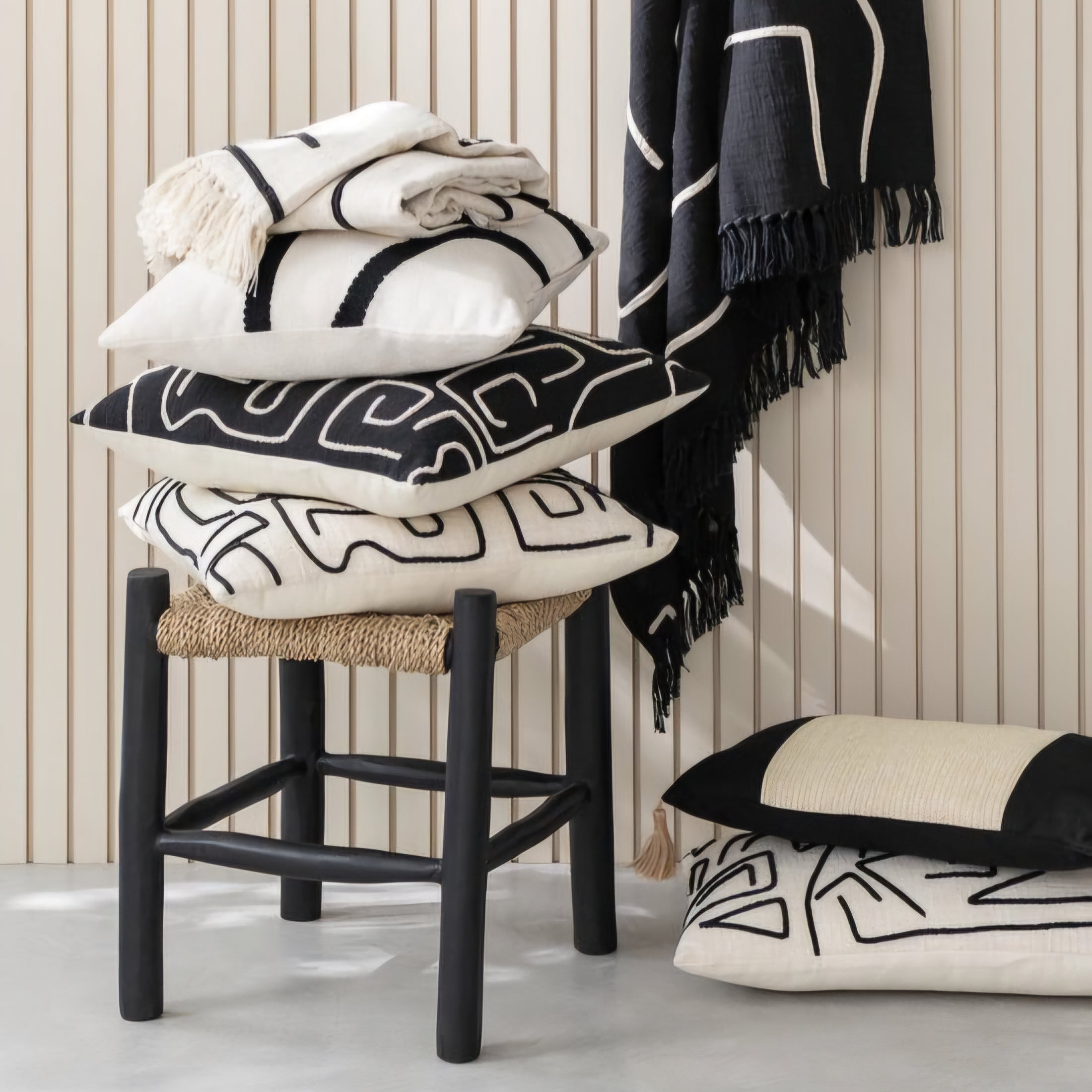 Kruk Vierkant Teak Hout/Zeegras Zwart/Naturel - Kruk - J-Line - livinglovely.nl