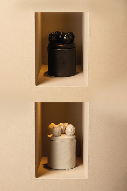 Krystine Cream Round Ceramic Pot With Tulips Top PTMD - Keukenaccessoire - PTMD - livinglovely.nl