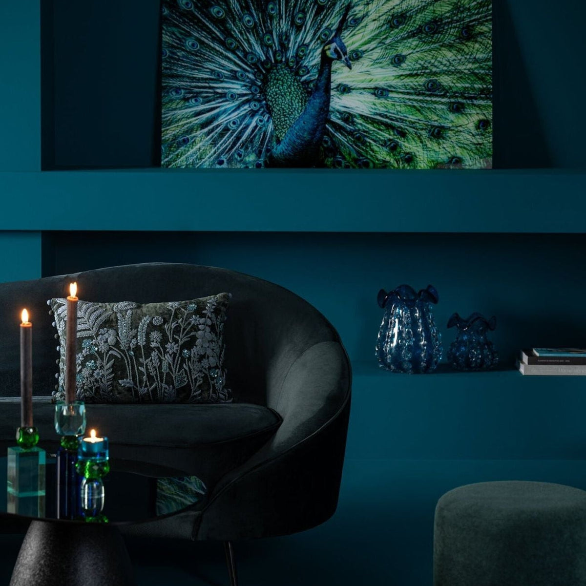 Kussen Bladeren + Bloemen Rechthoek van J-Line, dessin met bladeren en bloemen in groen en turquoise, in een interieur