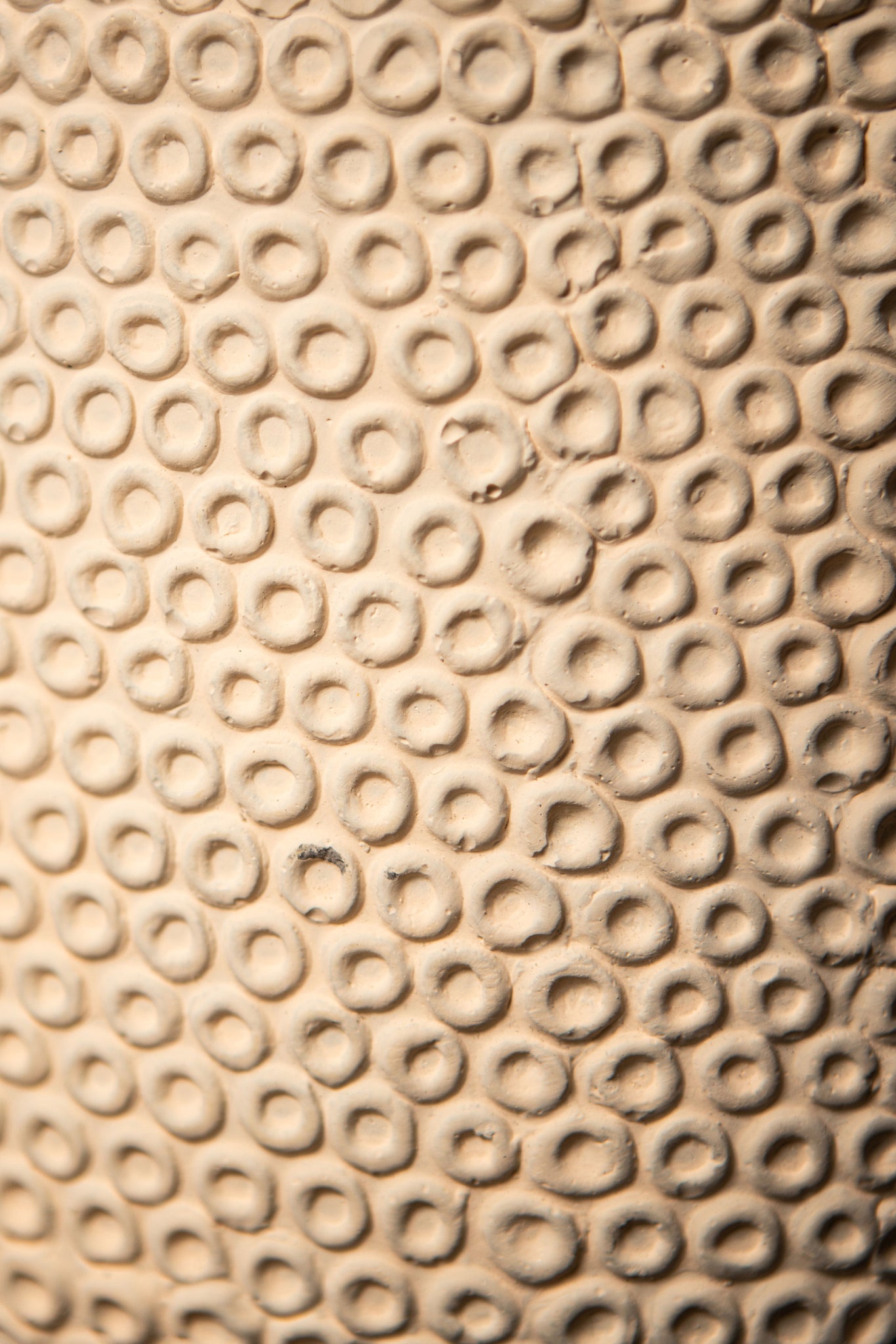 Laim Cream Cement Round Pot Dots Pattern BaseXXL Dia40xH40cm PTMD - Pot - PTMD - livinglovely.nl