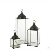 Lantaarn Hagrid van J-Line in zwart, medium maat van 85cm hoog met glaspanelen rondom