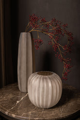 Levente Sand Carved Glass Round Vase Ribbed Low dia26cmx30cm PTMD - Vaas - PTMD - livinglovely.nl