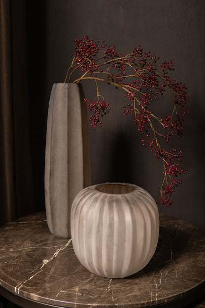 Levente Sand Carved Glass Round Vase Ribbed Low dia26cmx30cm PTMD - Vaas - PTMD - livinglovely.nl