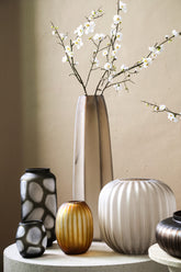 Levente Sand Carved Glass Round Vase Ribbed Low dia26cmx30cm PTMD - Vaas - PTMD - livinglovely.nl