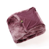 Linde Burgundy Faux Fur Plaid In Giftbox 150 X 200 PTMD - Poef - PTMD - livinglovely.nl