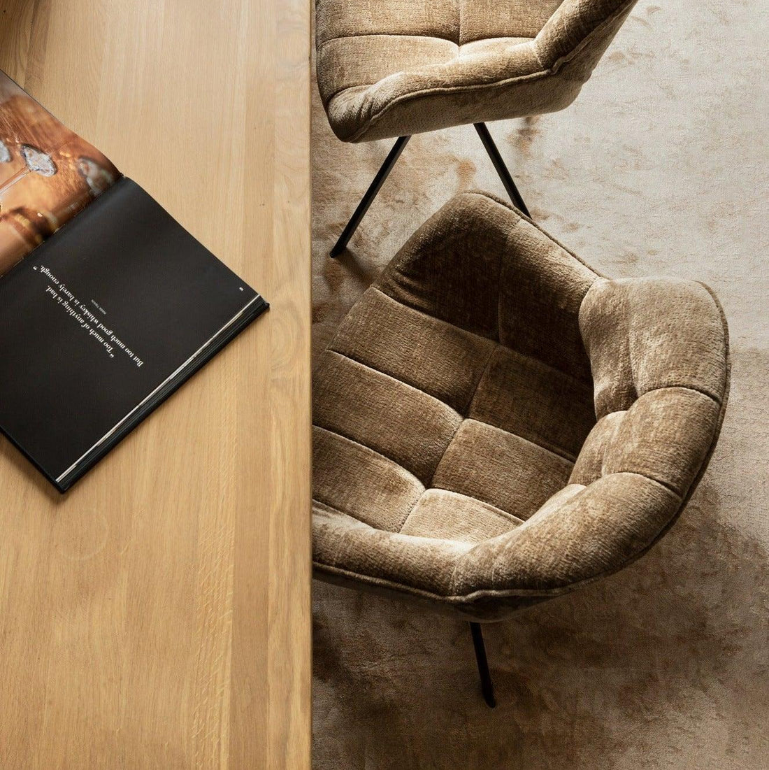 Link Dining chair beige fabric with metal legs PTMD - Eetkamerstoel - PTMD - livinglovely.nl