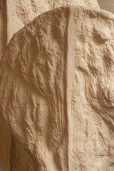Linos Taupe matt ceramic structure round vaas S PTMD - Vaas - PTMD - livinglovely.nl