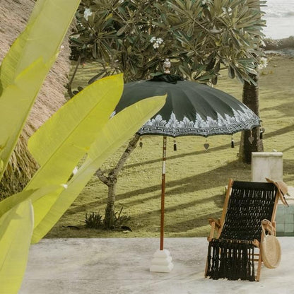 livinglovely.nl - Bali Parasol - Half Zilver Zwart - 250cm - Parasol - Todo Bien - livinglovely.nl