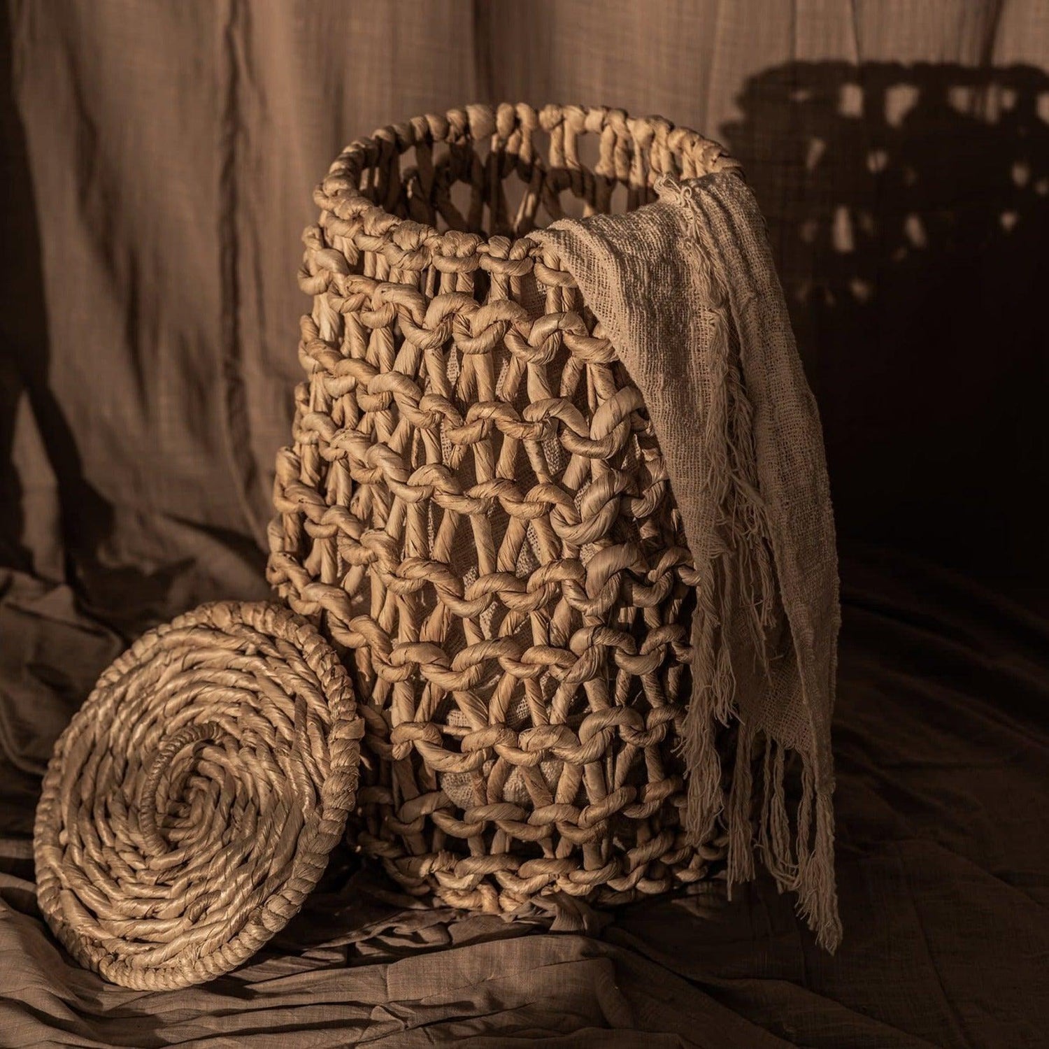 livinglovely.nl - Banda Abaca Wasmand Ø44x63cm dBohdi - Mand - dBodhi - livinglovely.nl