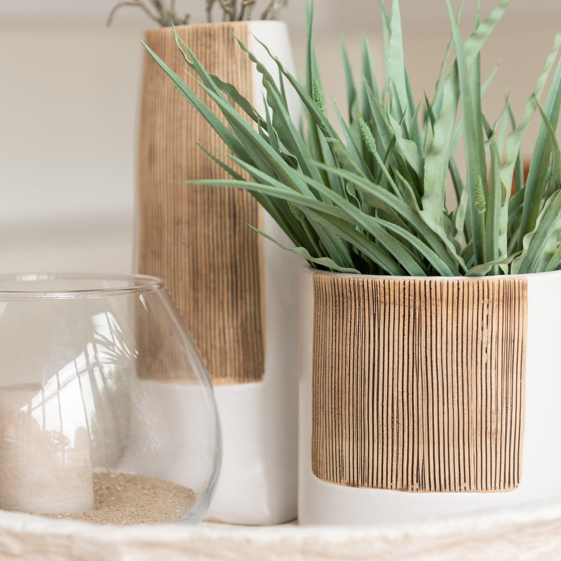 livinglovely.nl - Bloempot Ibiza Rond Keramiek Wit/Bruin Small - Pot - J-Line - livinglovely.nl