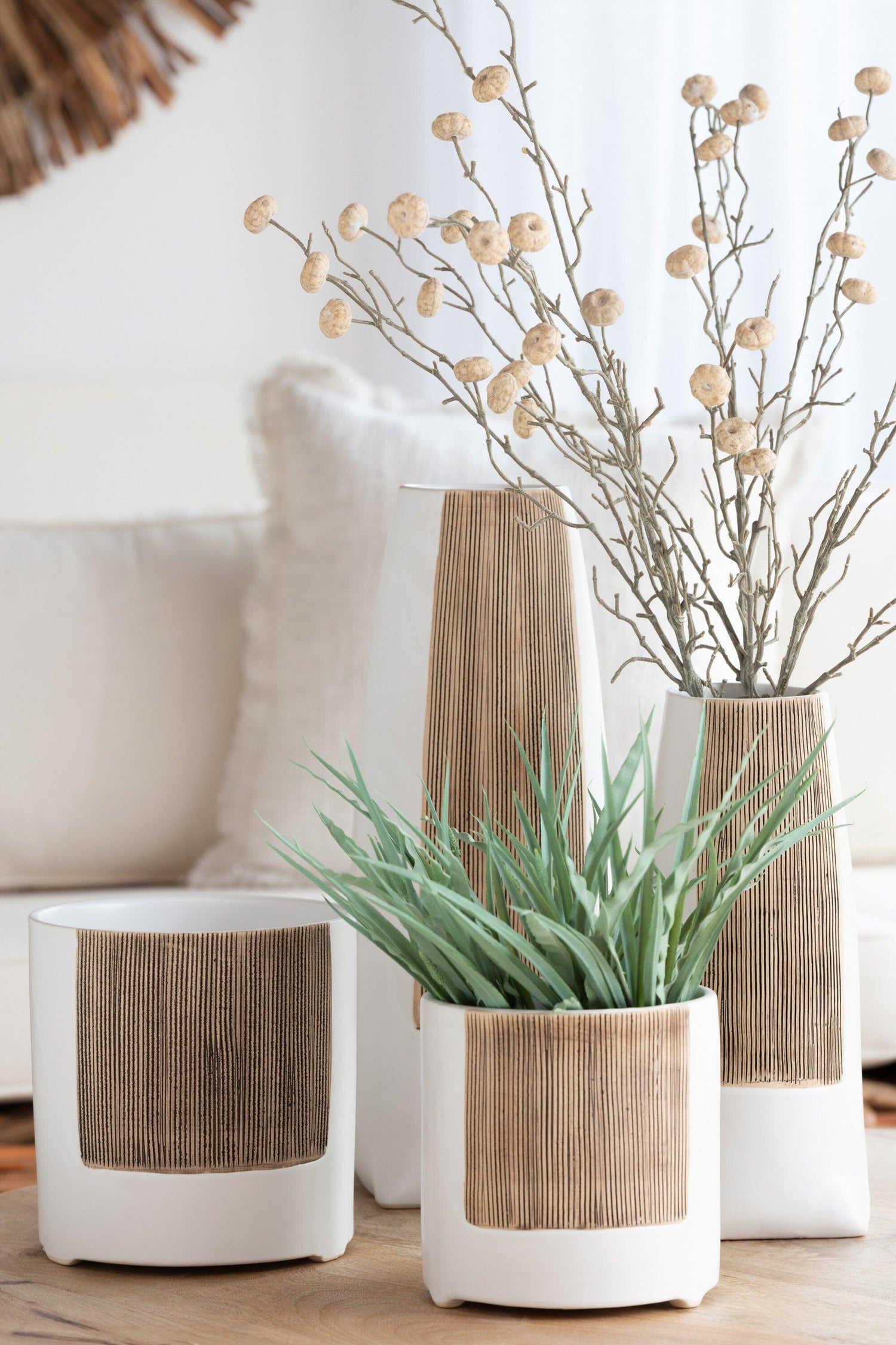 livinglovely.nl - Bloempot Ibiza Rond Keramiek Wit/Bruin Small - Pot - J-Line - livinglovely.nl