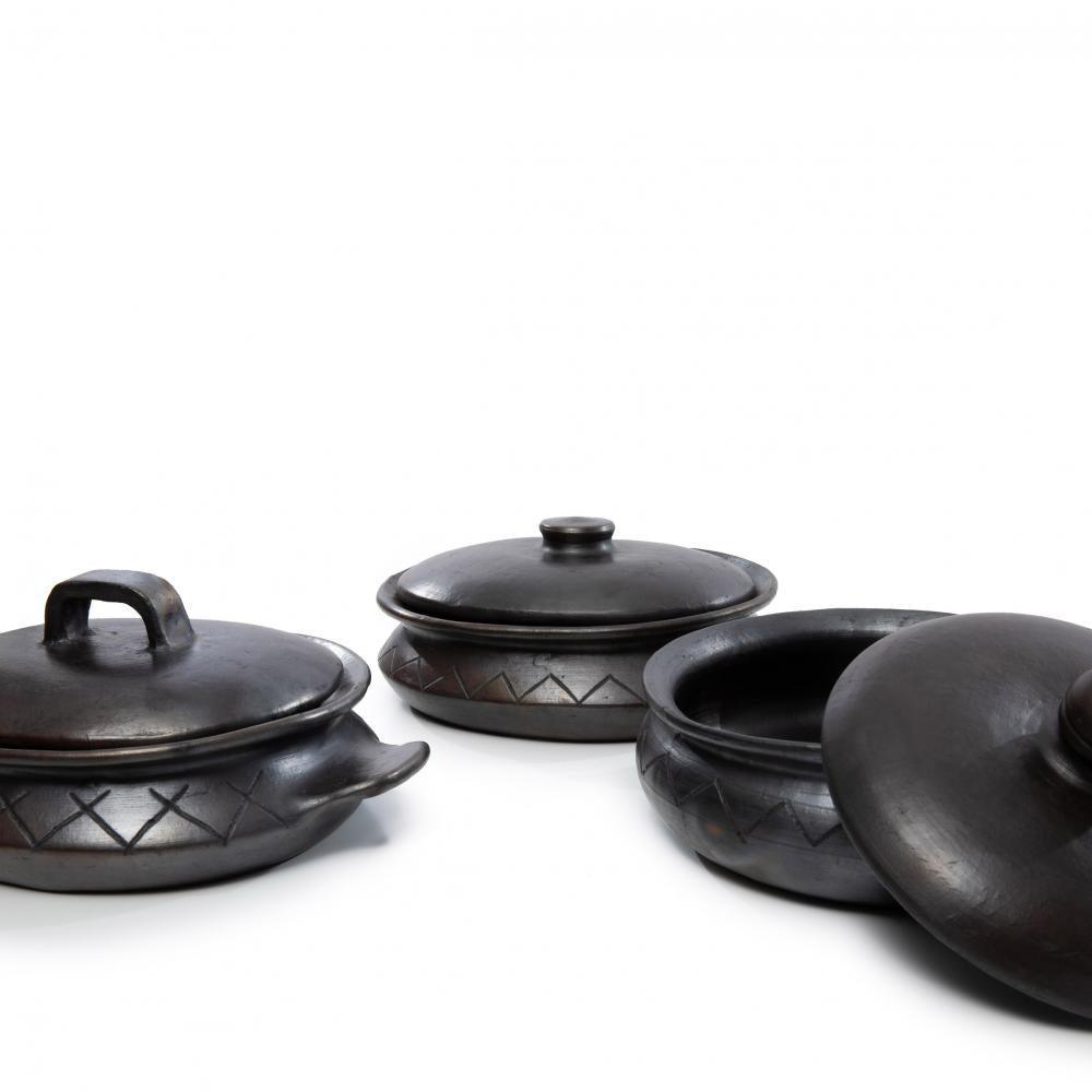 livinglovely.nl - De Burned Ovale Pot Met Patroon en Handvaten - Zwart - Schaal - Bazar Bizar - livinglovely.nl