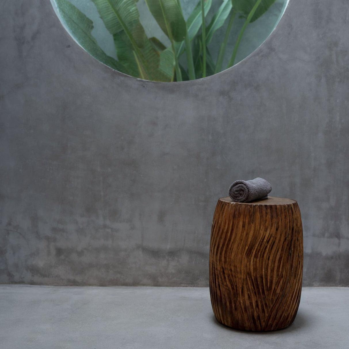 livinglovely.nl - De Celebes Kruk - Naturel - Kruk - Bazar Bizar - livinglovely.nl