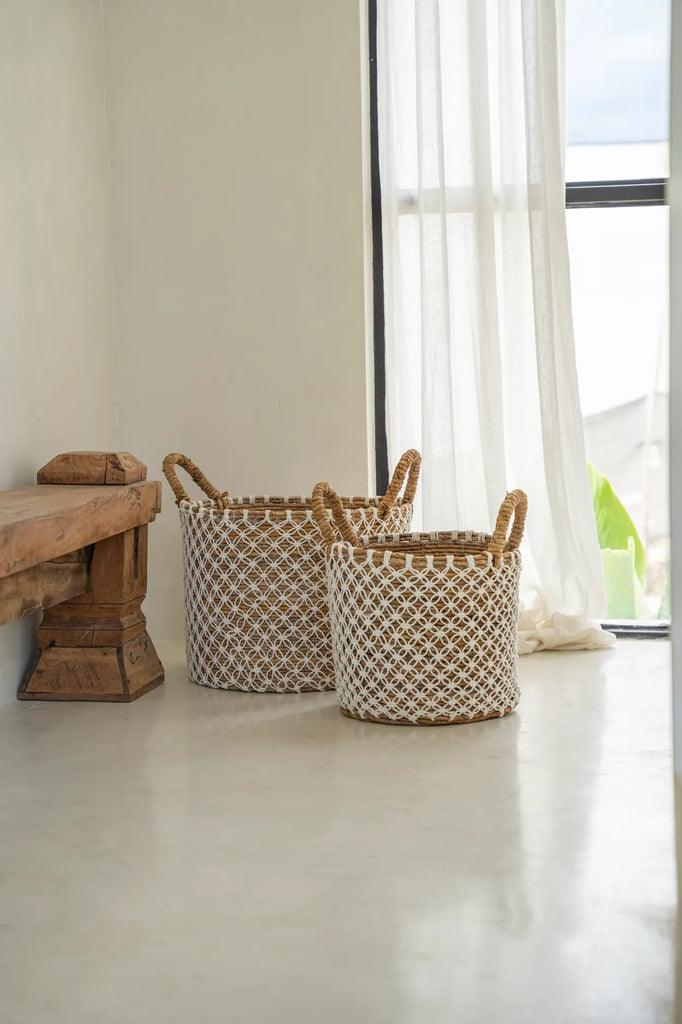 livinglovely.nl - De Cross Stitched Macramé Mand - Naturel Wit - M - Mand - Bazar Bizar - livinglovely.nl