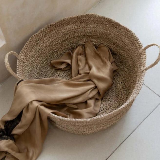 livinglovely.nl - De Raffia Mand - Naturel - L - Mand - Bazar Bizar - livinglovely.nl