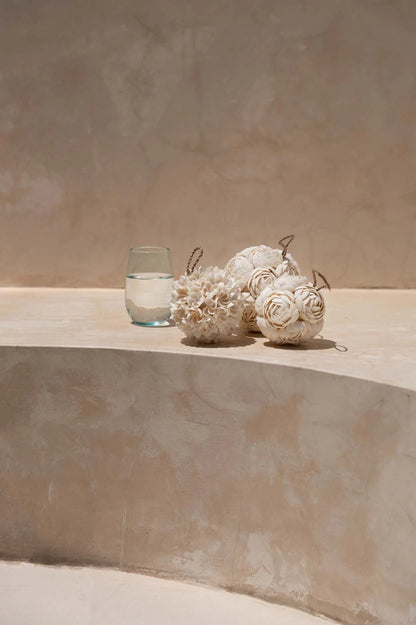 livinglovely.nl - De Rose Shell Bal Hanger - Wit - M - Hanger - Bazar Bizar - livinglovely.nl