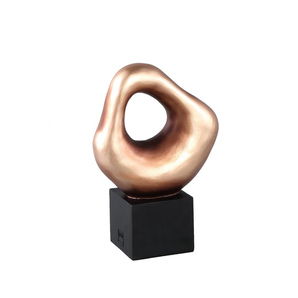 livinglovely.nl - Dolcey Gold poly organic shaped statue on base S PTMD - Beeld - PTMD - livinglovely.nl