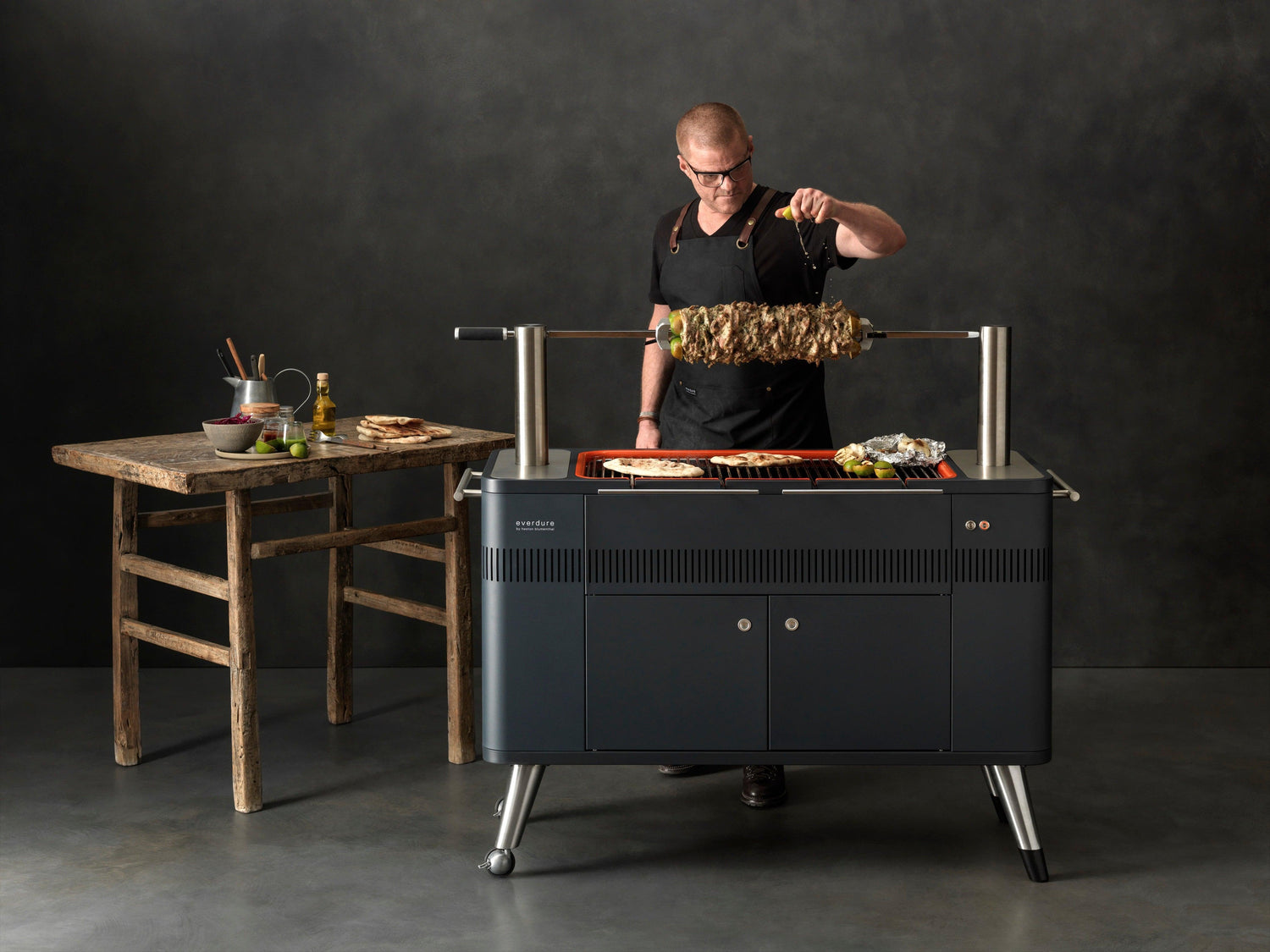 livinglovely.nl - Everdure HUB™ Houtskool Barbecue - BBQ - Everdure - livinglovely.nl