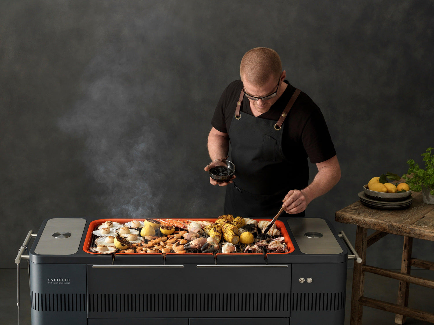 livinglovely.nl - Everdure HUB™ Houtskool Barbecue - BBQ - Everdure - livinglovely.nl