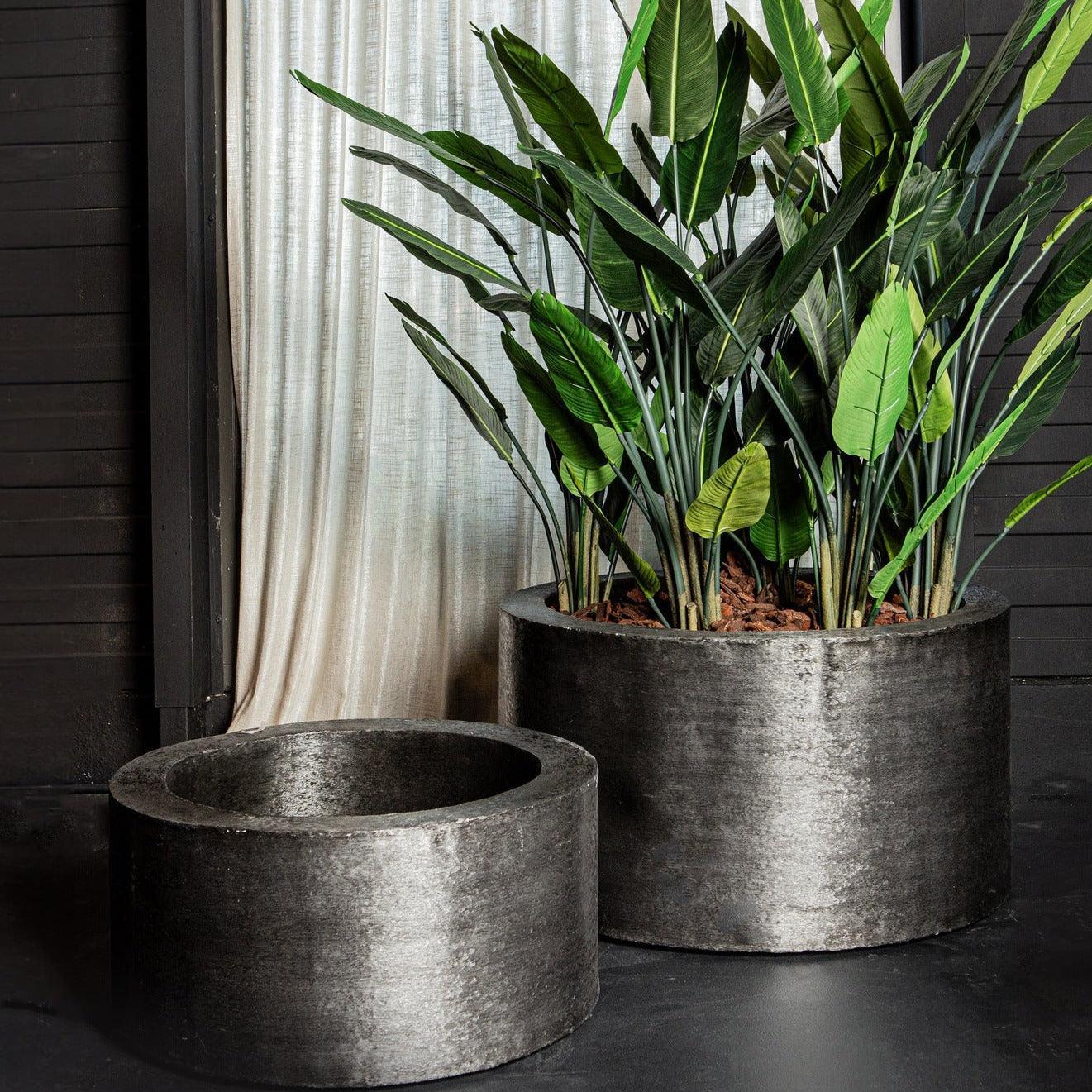 livinglovely.nl - Eviee Black Brushed Alu Sheet Pot Round Set van 2 PTMD - Pot - PTMD - livinglovely.nl