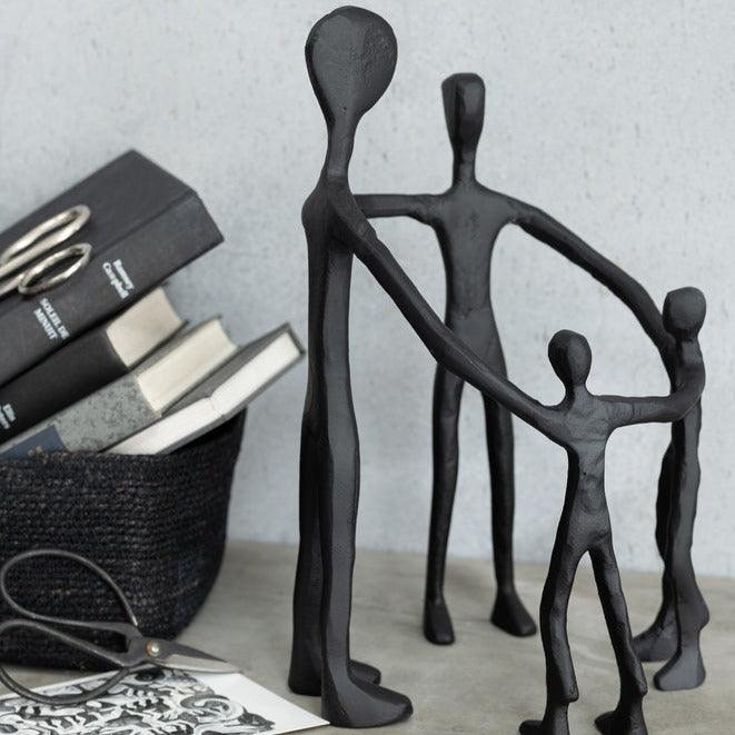 livinglovely.nl - Figuur Familie Kring Aluminium Zwart - Beeld - J-Line - livinglovely.nl