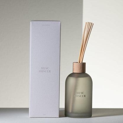 livinglovely.nl - Geurstokjes Essentiels Musc Obscur 250ML - Geurstokjes - J-Line - livinglovely.nl