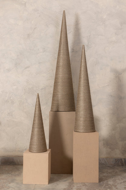 livinglovely.nl - Irhaa Taupe Kant Kerstboom Medium PTMD - Beeld - PTMD - livinglovely.nl