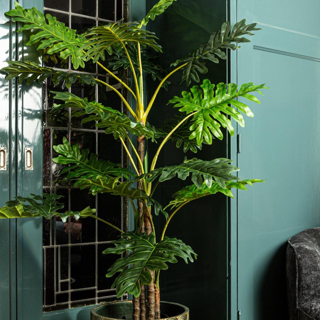 livinglovely.nl - Leaves Plant Green Philodendron in black pot PTMD - Kunstplant - PTMD - livinglovely.nl