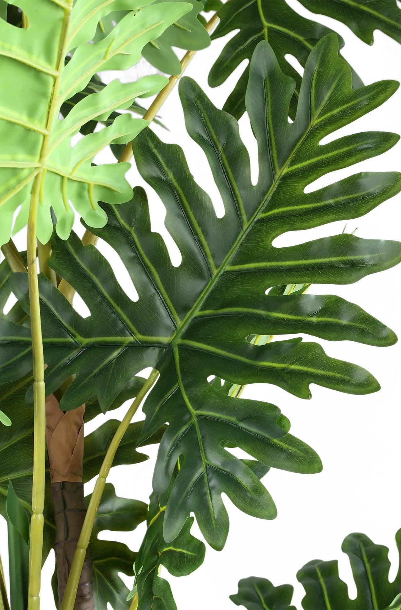 livinglovely.nl - Leaves Plant Green Philodendron in black pot PTMD - Kunstplant - PTMD - livinglovely.nl