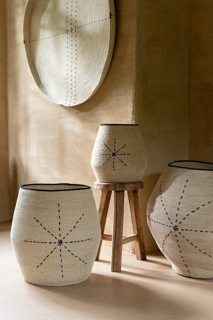 livinglovely.nl - Mand Ster Stippellijnen Zeegras Naturel/Zwart set van 3 - Mand - J-Line - livinglovely.nl