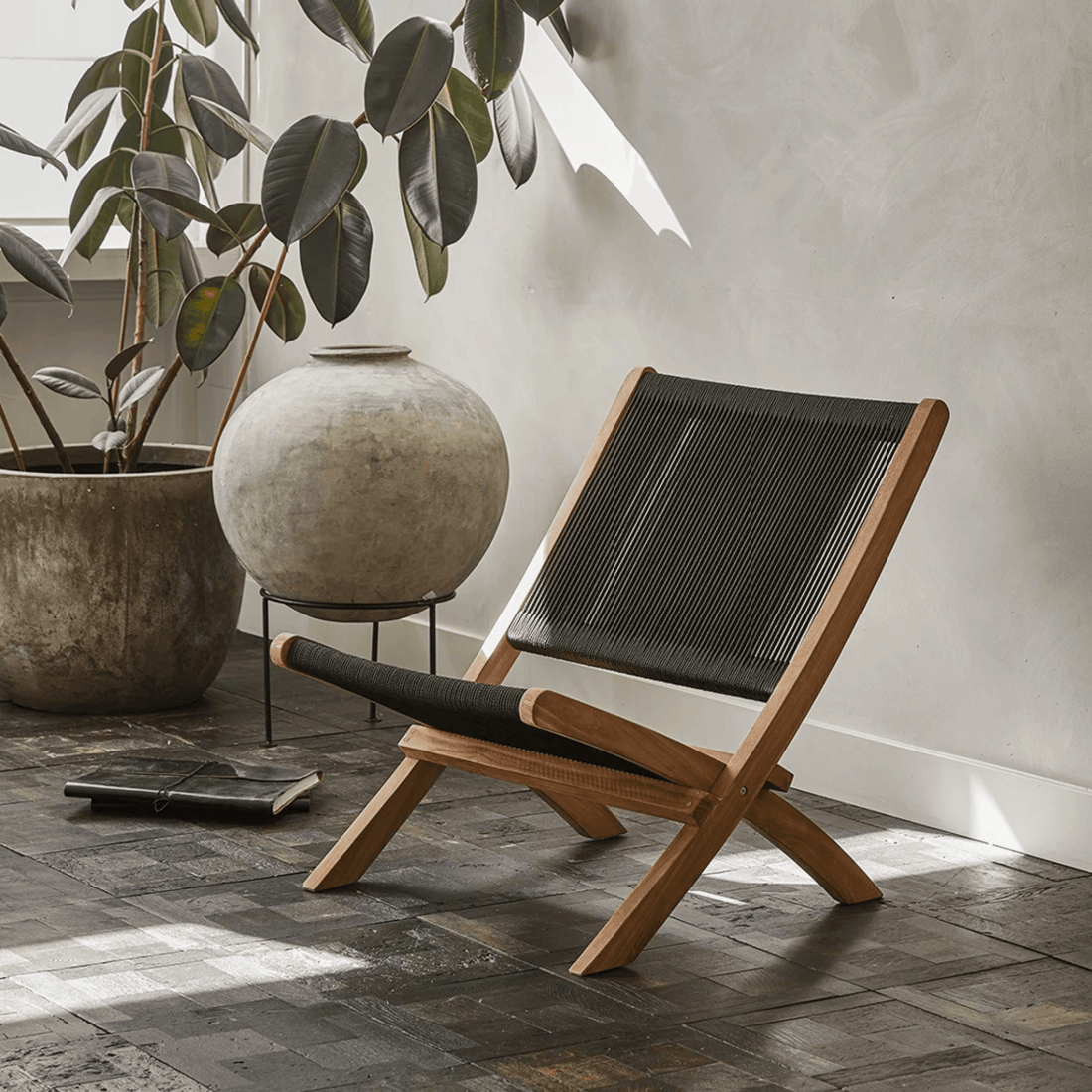 livinglovely.nl - Raw Materials Rope Folding Lounge Chair - Loungestoel - Raw Materials - livinglovely.nl