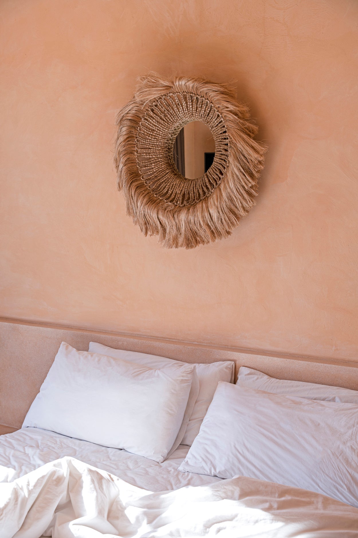 livinglovely.nl - The Abaca Solomon Mirror - Natural - Spiegel - Bazar Bizar - livinglovely.nl