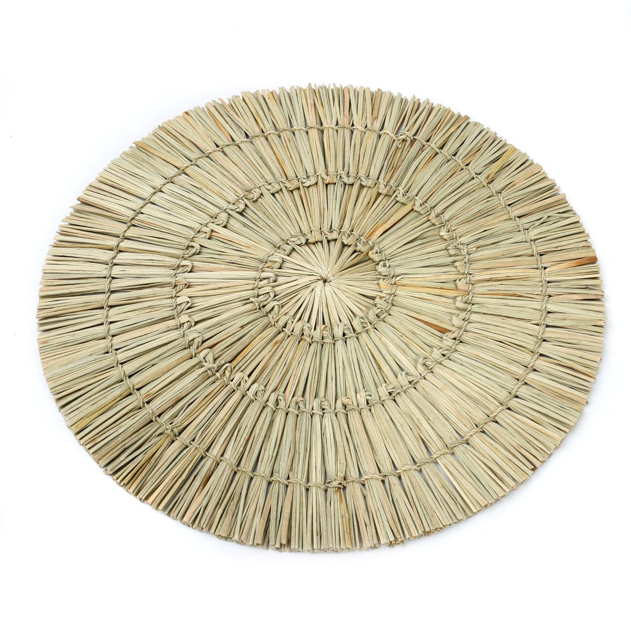 livinglovely.nl - The Alang Alang Placemat Rond Naturel - Placemat - Bazar Bizar - livinglovely.nl